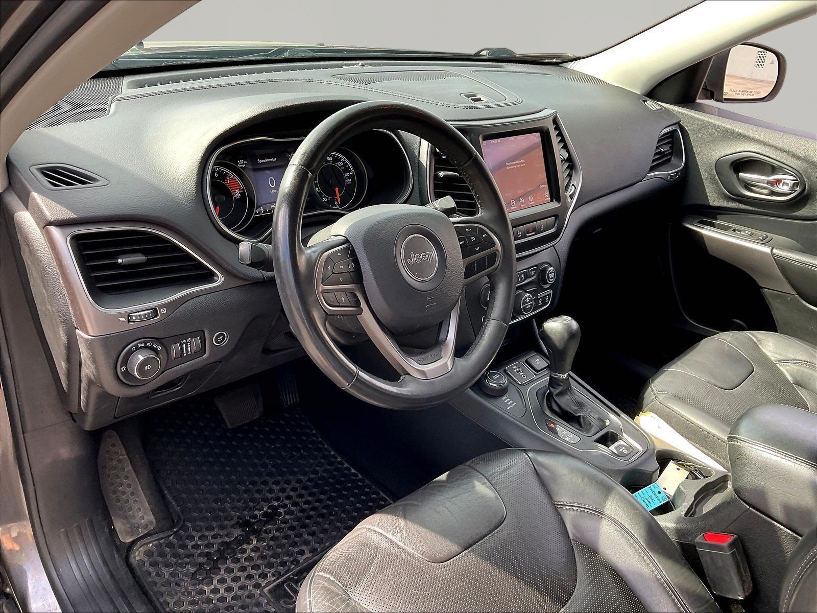 Used 2021 Jeep Cherokee Latitude Lux w/ Comfort/Convenience Group AWD/4WD image 18