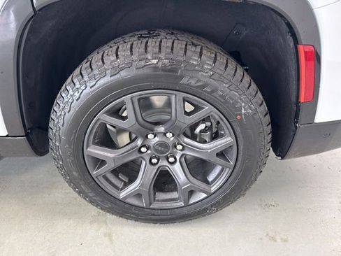 New 2026 Jeep Grand Wagoneer 4WD image 5