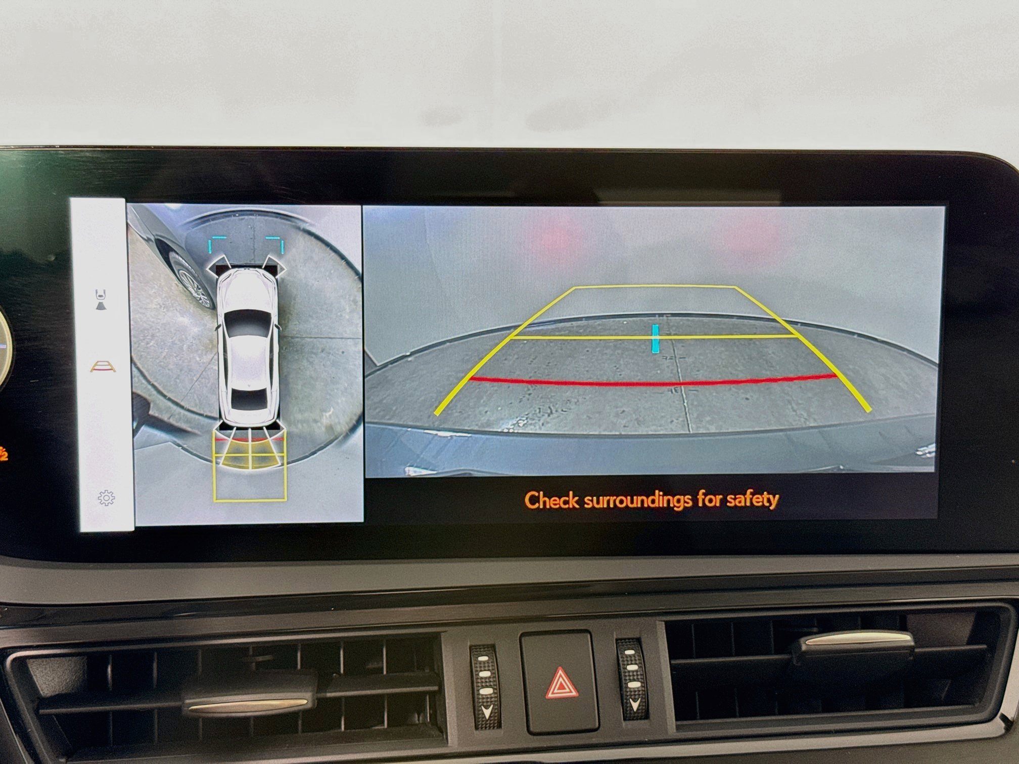 Used 2023 Lexus ES 300h Ultra Luxury FWD image 16
