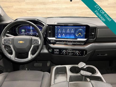 Used 2023 Chevrolet Silverado 1500 RST w/ Z71 Off-Road Package AWD/4WD image 2