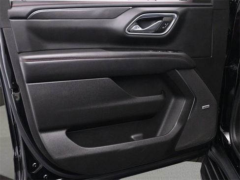 Used 2022 Chevrolet Suburban RST w/ Luxury Package image 9