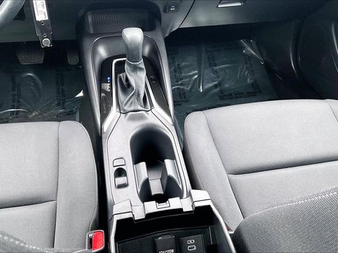 Used 2025 Toyota Corolla LE image 30