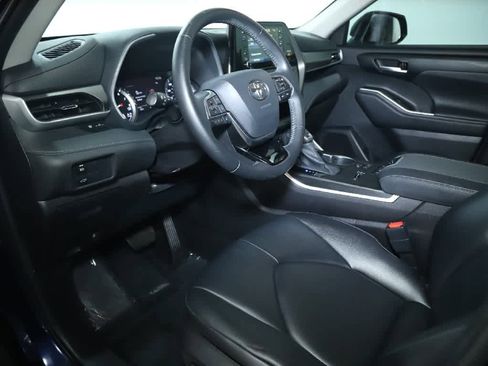 Certified 2020 Toyota Highlander XLE image 18