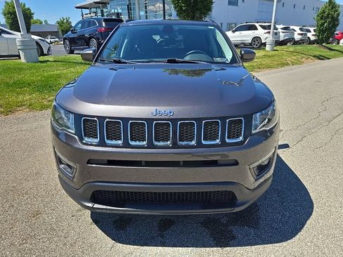 Used 2020 Jeep Compass Latitude w/ Cold Weather Group AWD/4WD image 11