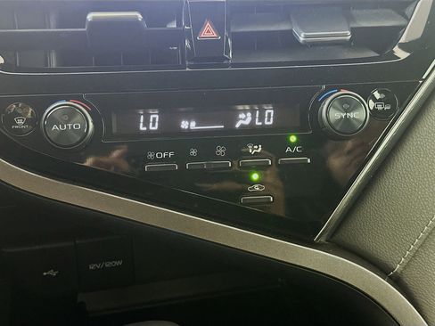 Used 2023 Toyota Camry SE image 23