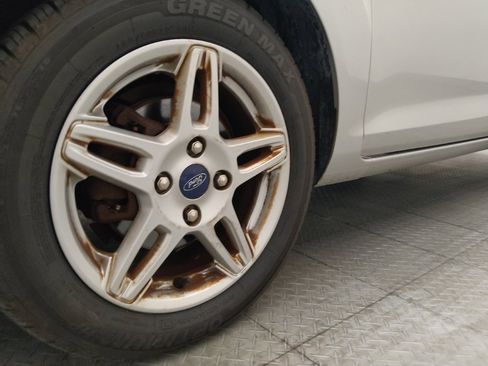 Used 2018 Ford Fiesta SE FWD image 31