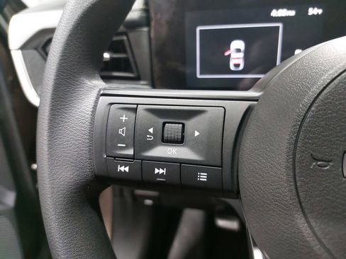 Certified 2025 Nissan Kicks SV image 16