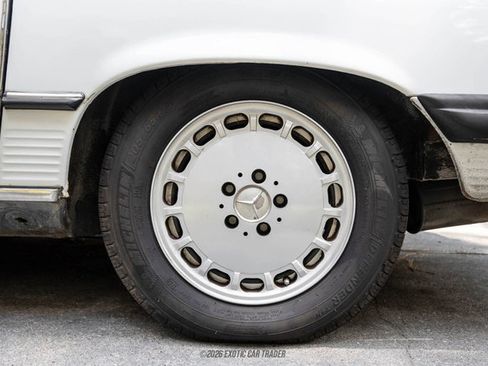 Used 1988 Mercedes-Benz 560 SL image 5