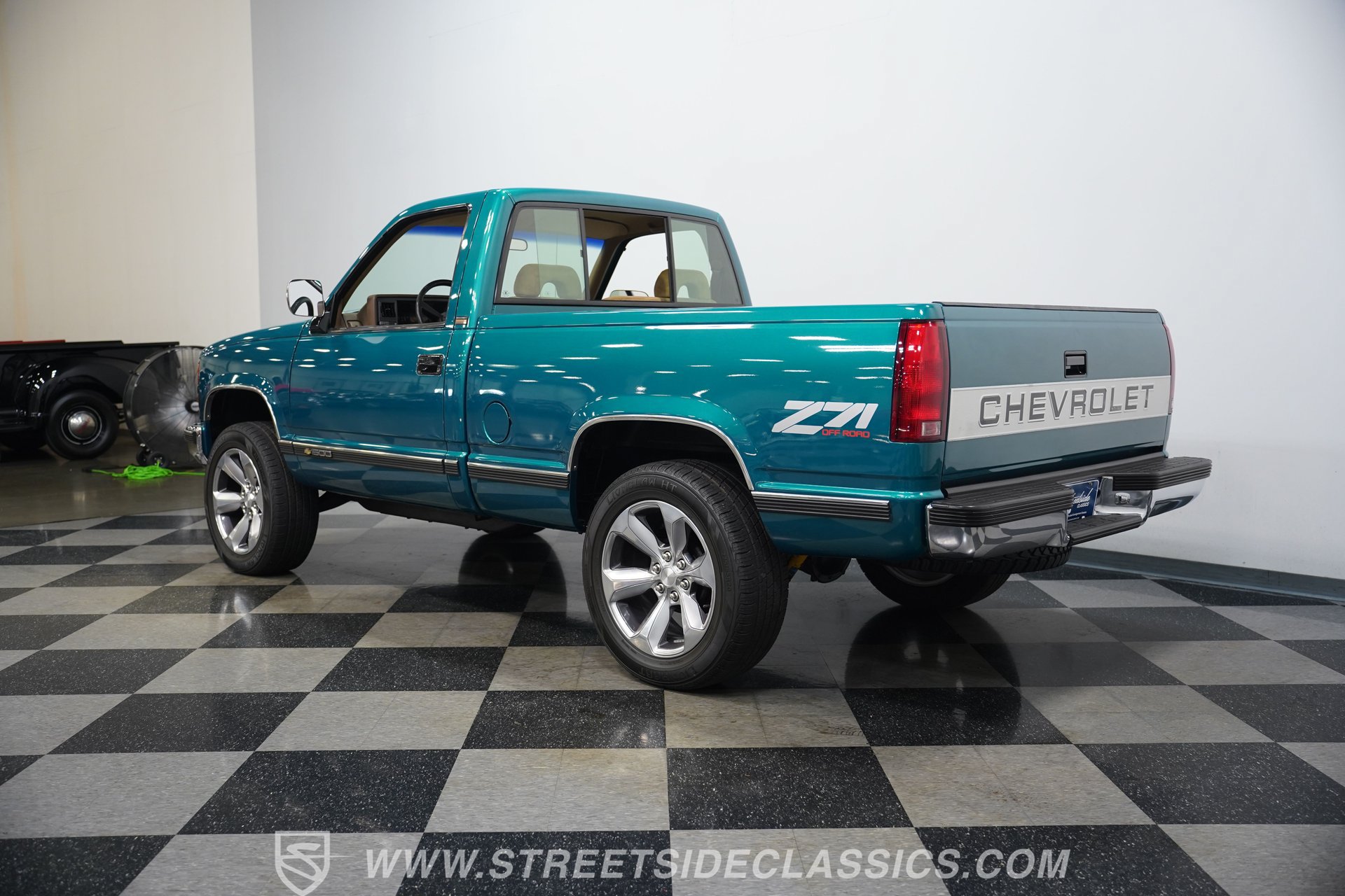 Used 1993 Chevrolet Silverado 1500 4x4 Regular Cab image 10