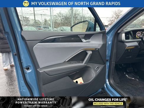 New 2026 Volkswagen Tiguan SE image 9