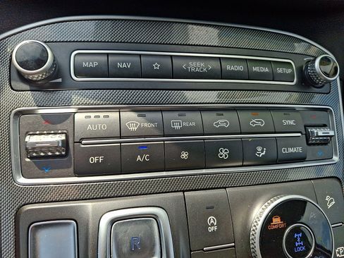 Certified 2023 Hyundai Santa Fe SEL image 16