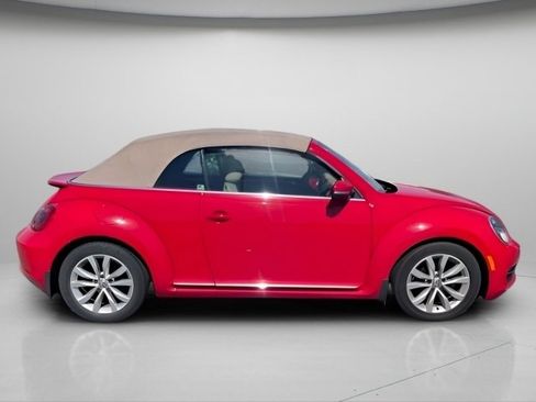 Used 2013 Volkswagen Beetle TDI FWD image 6