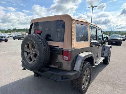 Used 2018 Jeep Wrangler Unlimited Sport AWD/4WD image 8