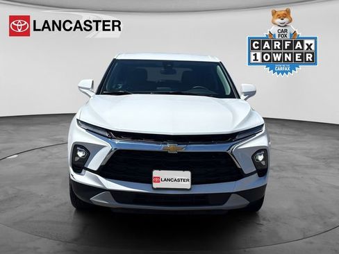 Used 2025 Chevrolet Blazer LT FWD image 2