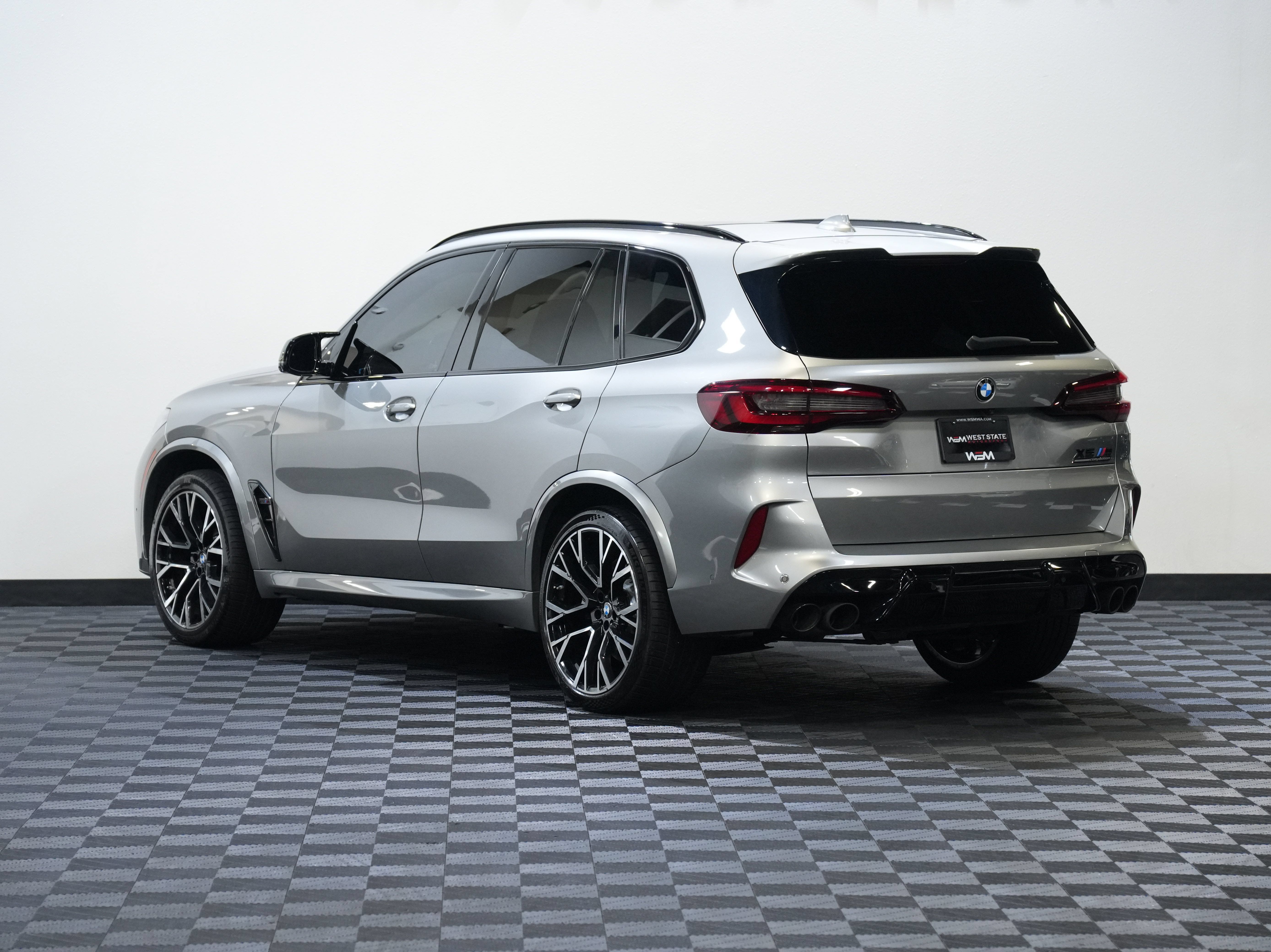 Used 2022 BMW X5 M w/ Competition Package 2 AWD/4WD image 8