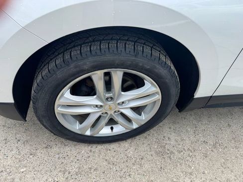 Used 2019 Chevrolet Equinox Premier image 25