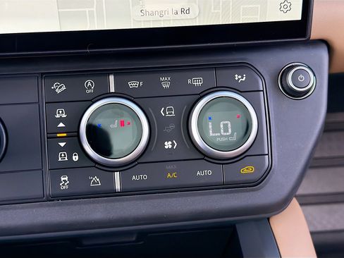 New 2026 Land Rover Defender 110 X-Dynamic SE image 34