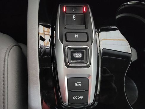 Used 2016 Honda Pilot Touring image 18