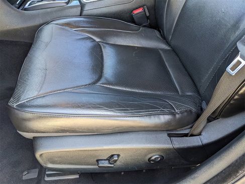 Used 2019 Chrysler 300 Limited image 21