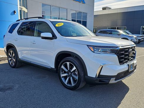 Used 2023 Honda Pilot Elite image 3