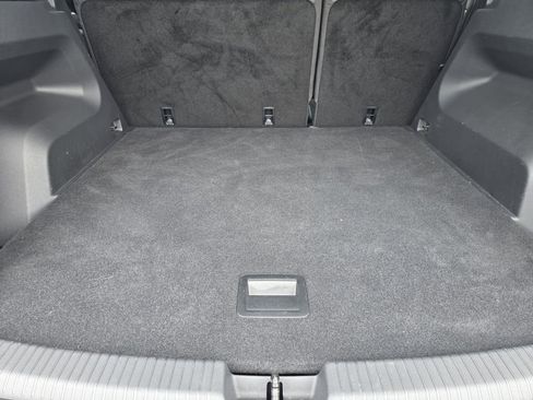 Used 2024 Volkswagen Atlas Cross Sport SE FWD image 26