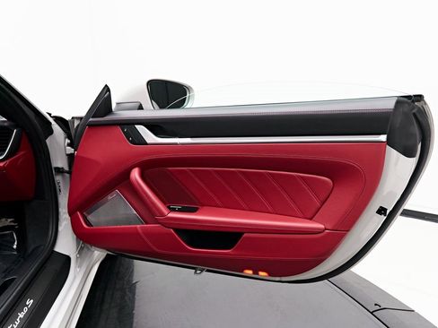 Used 2022 Porsche 911 Turbo S w/ 911 Turbo Sportdesign Package image 27