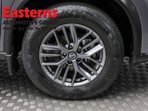 Used 2021 Nissan Rogue S image 31