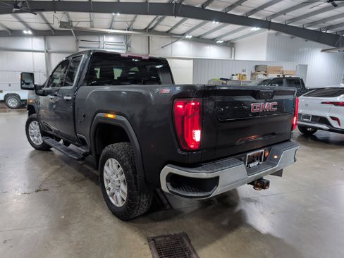 Used 2022 GMC Sierra 2500 SLT w/ X31 Off-Road Package AWD/4WD image 4