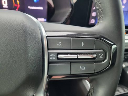 Used 2024 Chevrolet Colorado LT RWD image 20