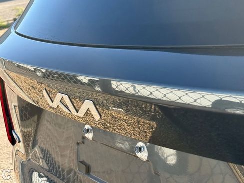 Used 2022 Kia Sorento S AWD/4WD image 9