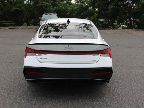 Used 2025 Hyundai Elantra SEL FWD image 6