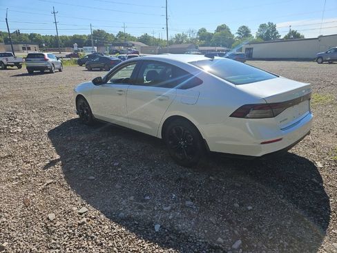 Used 2025 Honda Accord SE image 6