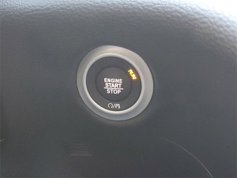 New 2026 Chrysler Pacifica Limited w/ Uconnect Theater Family Group image 25