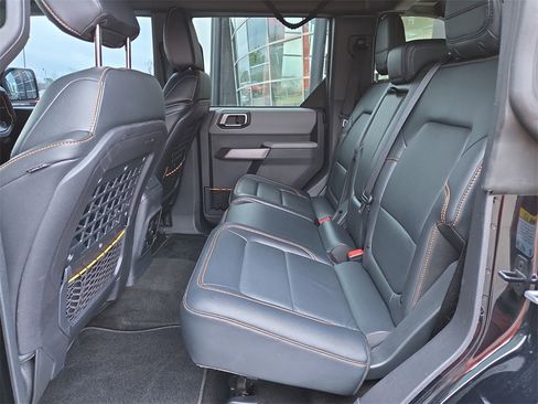 Used 2023 Ford Bronco Badlands image 14