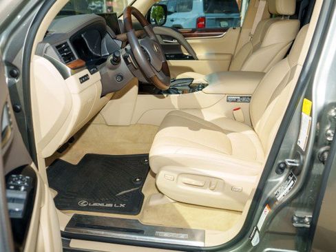 Used 2018 Lexus LX 570 4WD image 14