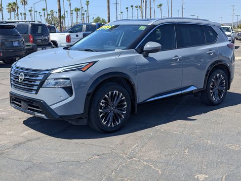 Used 2024 Nissan Rogue Platinum FWD image 5