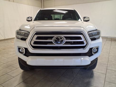 Used 2023 Toyota Tacoma Limited image 2