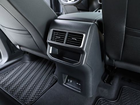 New 2026 Volkswagen Atlas Cross Sport SE image 38