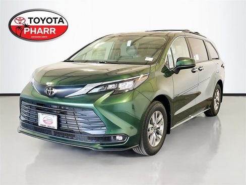 New 2026 Toyota Sienna XLE FWD image 1