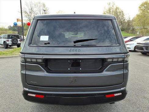 New 2026 Jeep Grand Wagoneer L Summit AWD/4WD image 8
