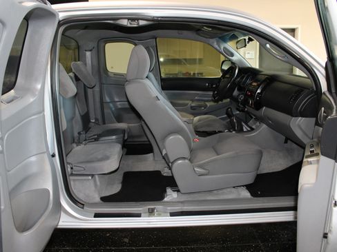 Used 2010 Toyota Tacoma PreRunner RWD image 20