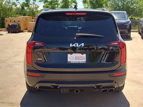 Used 2022 Kia Telluride SX w/ Nightfall Edition Package image 3