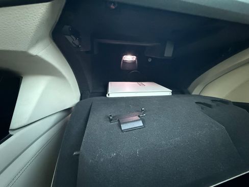 Used 2019 Audi e-tron Premium Plus image 27