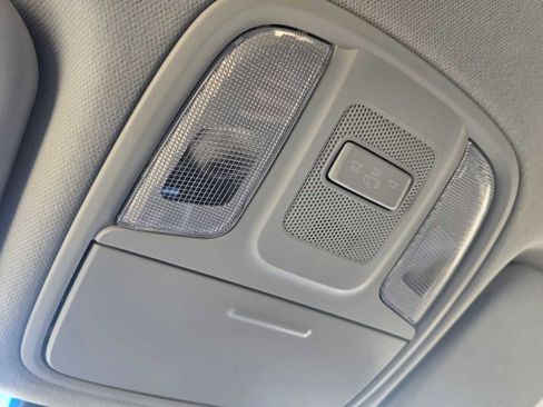 Used 2022 Kia Niro EX image 32