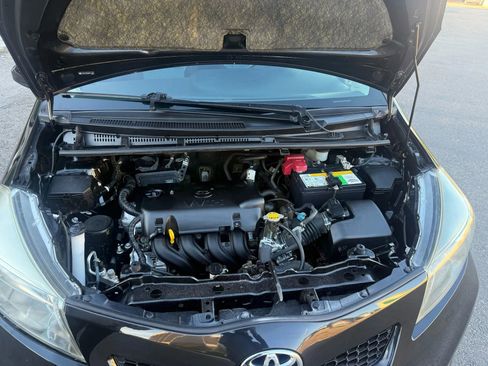 Used 2012 Toyota Yaris SE image 18