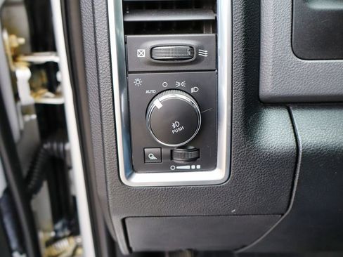 Used 2018 RAM 1500 Big Horn AWD/4WD image 23