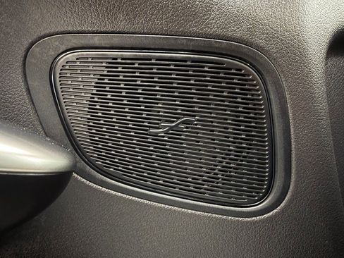 Used 2024 Mercedes-Benz GLC 300 4MATIC image 21