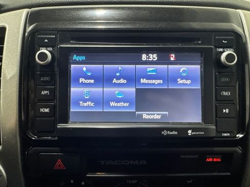 Used 2015 Toyota Tacoma SR5 w/ SR5 Package image 11