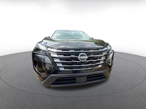 Used 2025 Nissan Rogue SV image 2