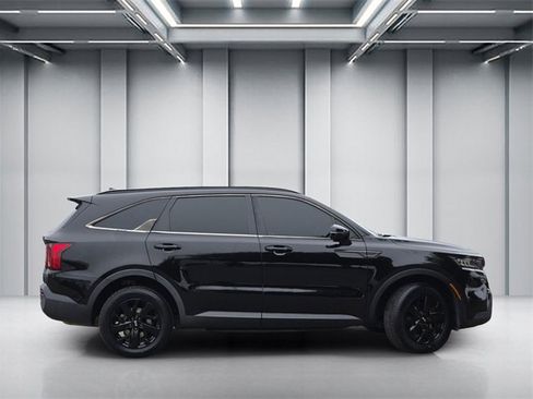 Used 2021 Kia Sorento S image 3